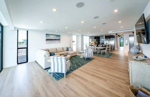 Bayview Villa by Rove Travel - Waterfront with Patio - Foto 7