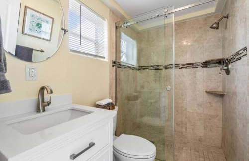 Serene WPB Escape Pool Near Beach - Foto 24