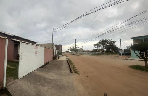 Unamar Cabo Frio, Condomínio Verão Vermelho 1, Casa Privativa a 100 metros da praia! - Foto 5