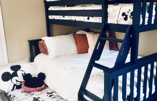 Amazing Vacation Home With Private Pool at Highland Reserve! - Photo 6