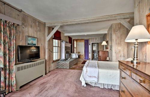 Skaneateles Lake Home Water Views and Private Beach - Photo 18