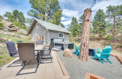 Steps to Estes Lake Mtn-View Hideaway with Hot Tub! - Foto 31