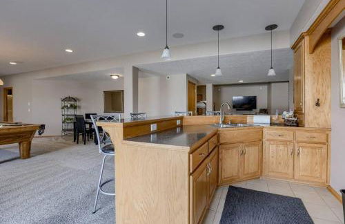 Spacious Pool House with tons of amenities! - Foto 39