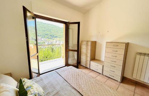 Accogliente Appartamento con Balcone Panoramico Fino a 3 Persone, Vicino al Centro Storico - Foto 5