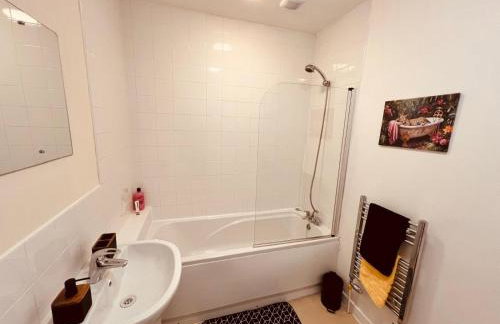 Middlesbrough Spacious Flat 2 bedrooms & 2 bathrooms & Free Private Parking & Wifi - Foto 12