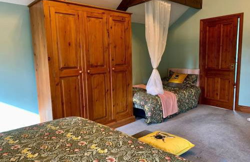 Bronte Stables - Cozy period house with parking and walled garden - Foto 27