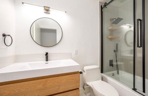 Newly remodeled home w pool & private back yard - Foto 13