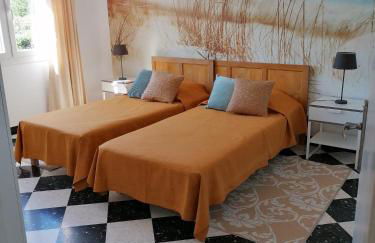 Villa climatisée, proche mer, 2 grands appartements indépendants, parking, wifi - Foto 20