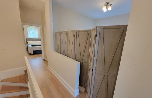 Modern 1 block from Metro subway Minutes to Capital, Museums and National Mall - Foto 18