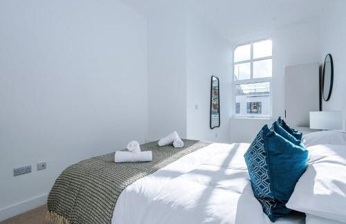 Stylish 1-Bedroom Getaway in Sale - Photo 28