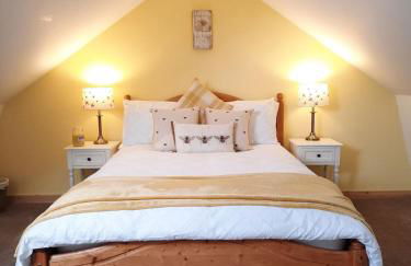 A Stylish Country Retreat! - Photo 1