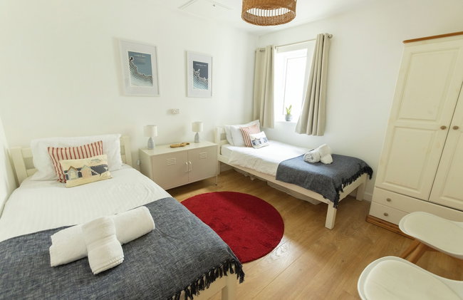 The Beach House & Porth Sands Apartments - Photo 35