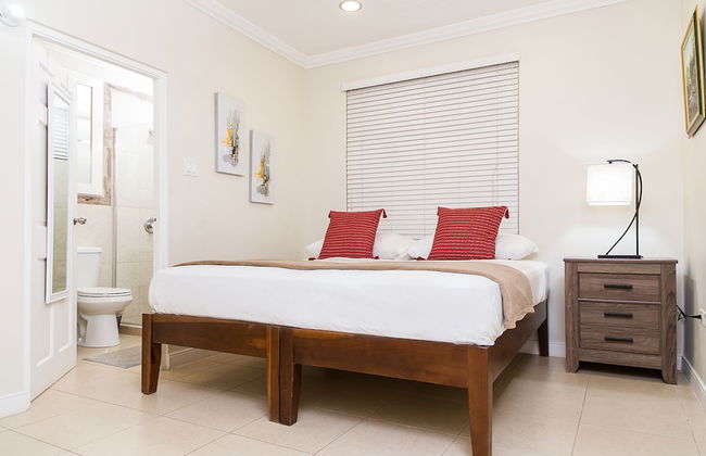 Botanic Bliss Living in Kingston - Photo 3