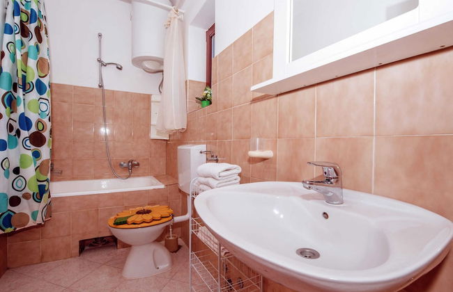 Spacious First Floor Accomodation With 2 Apartments, Near the Beach - Foto 13