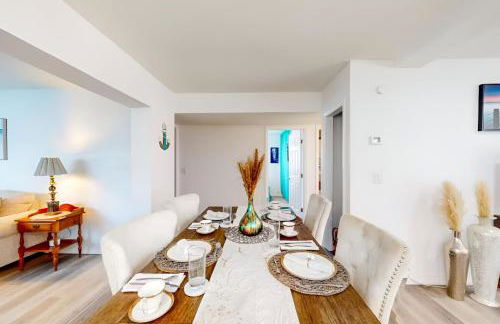 Spacious 4 bedroom 3 bath Clearwater Vacation House Cowboy Pool Fire Pit Games Close to Clearwater Beach Biking Trail Farmers Markets Harbor Health Spa Baycare Ballpark and Ruth Eckerd Hall Golf Courses - Photo 11