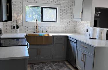 Large Five Bedroom house with outdoor patio with Jacuzzi and television! - Foto 13