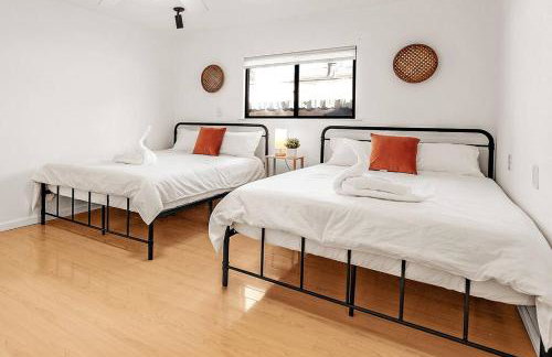 King Suite, 5 Queen beds Spacious Modern Home - Foto 12