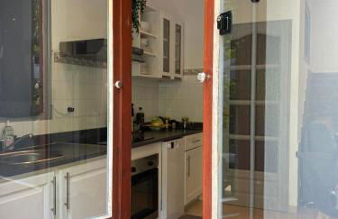 Villa Serenice - F2 au calme, climatisé, WIFI et parking gratuit - Foto 8