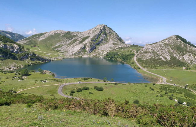 Excursión a los lagos de Covadonga y Cangas de Onís - Foto 2