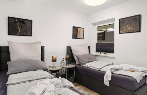 MOLA Apartments-Ferienwohnung für 5 Personen-separater Eingang-Gratis Parkplatz-Terrasse-Grill-Highspeed WLAN-auch für Langzeit geeignet - Foto 12