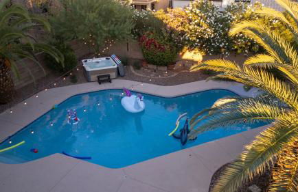 Sparkling Saltwater Pool - Spa - Firepit - WiFi - 4BR 3BA - Near Top Golf Courses - Foto 8