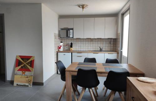 Appartement rénové avec clim, piscine, WiFi et parking à Palau-del-Vidre - FR-1-776-108 - Foto 11