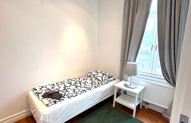 Luxury Apartment in City - Photo 10