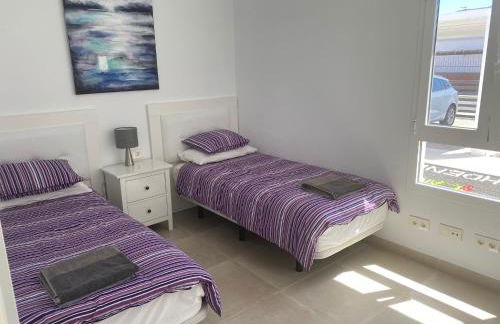 Villa Ashdene - luxury modern villa with large heated pool wifi uk tv bar & BBQ - Foto 13