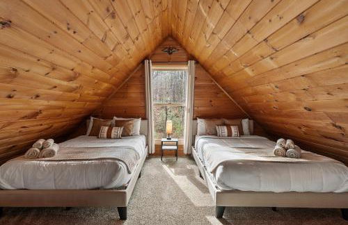 NEW! Woodland Retreat - Hot tub Game Room Firepit - Foto 23