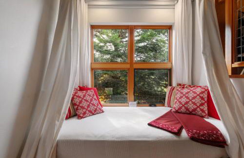 Water Views, Walk to Beach! New Hot Tub! - Foto 33