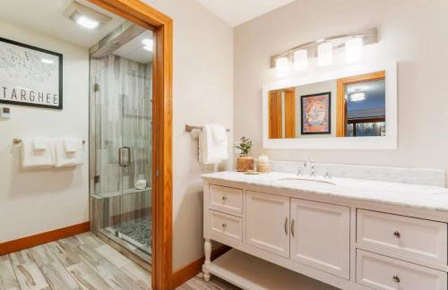 Basecamp Stays: Upscale Getaway Shuttle Hot Tubs - Foto 21