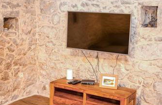 Heritage House Vrime - stone house with heated pool - Photo 28