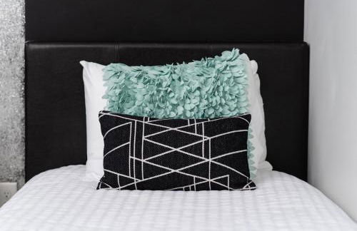 Unit 105 Stylish Condo with Free Parking and Close to Downtown - Foto 20