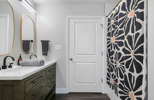 Groovy Getaway king suites, sleeps 8, dogs ok - Foto 29