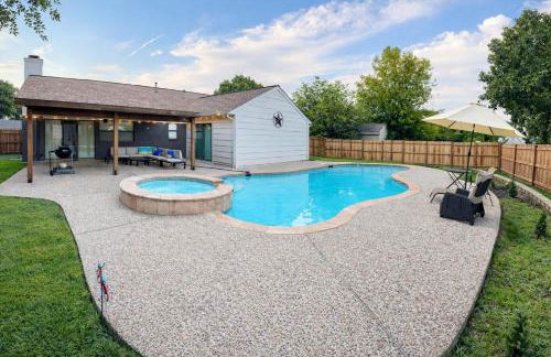 DFW Retreat - Pool, Spa & Minutes to Dallas & Fort Worth - Photo 34