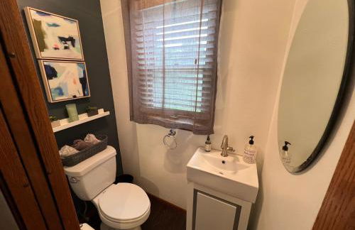 Curly's Quarters (4 Bedroom Home) w/ Lambeau view - Foto 11