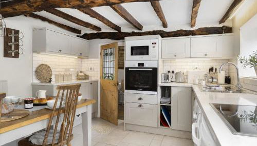 Corner Cottage - Photo 4