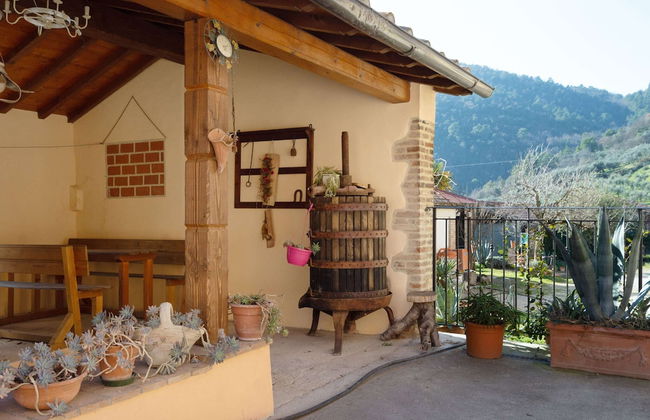 Sun-kissed Holiday Home With Swimming Pool - Photo 14