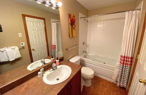 V3 Gorgeous SKI-IN Mountain View Townhouse with great views in Bretton Woods Fast wifi - Foto 38