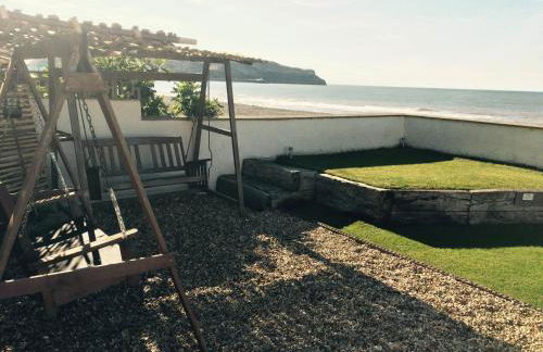 Superb Cintra Beachside Apartments - Photo 20