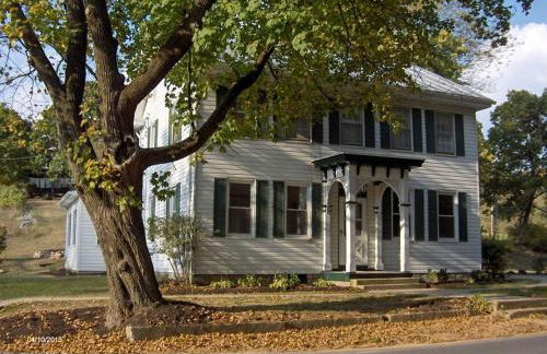 Historic Cottage with Country Charm Next to Creek in Carlisle, Pennsylvania - Foto 1