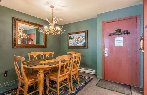 New Listing 2 bedroom and Loft 2 bath Summit E Bldg 12 condo sleeps 8 Steps to Eagle Lodge Chair 15 - Foto 7