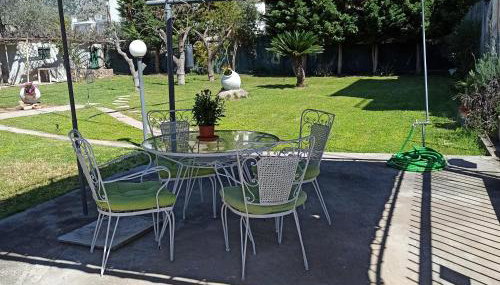 Itea's Garden House - Photo 4, Garden view