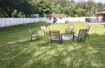 A Large Tropical 7 Bedroom Estate by RedAwning - Foto 47