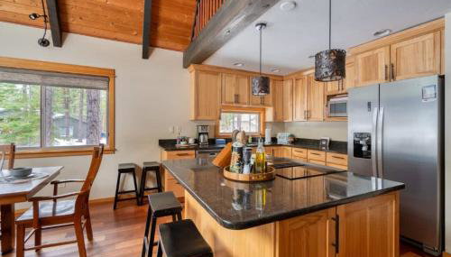 Spring Home 6 - Cozy 4BR Cabin in Black Butte Ranch w Fireplace - Foto 3