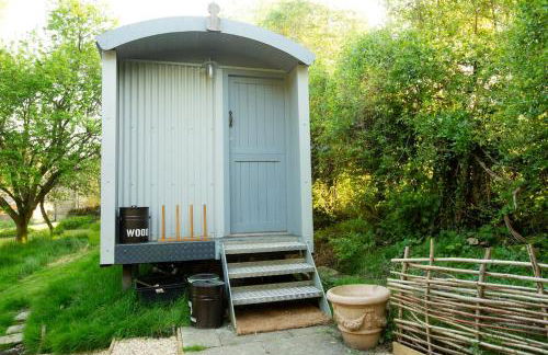 The Organic Cotswolds Shepherds Hut - Photo 4