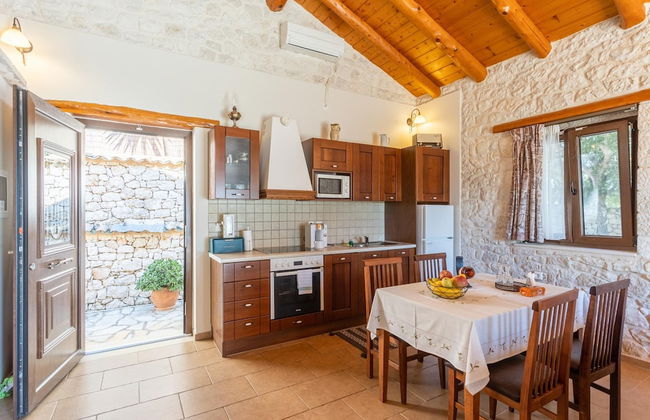 Villa Nionios Large Private Pool Walk to Beach Sea Views A C Wifi - 1033 - Foto 29