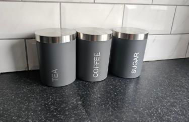 Spacious 3 Bed House with Garden,On-site Free Parking,WIFI - Foto 7