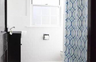 Beautiful 3 Bedroom Home Cozy Front and Back Porch - Foto 20