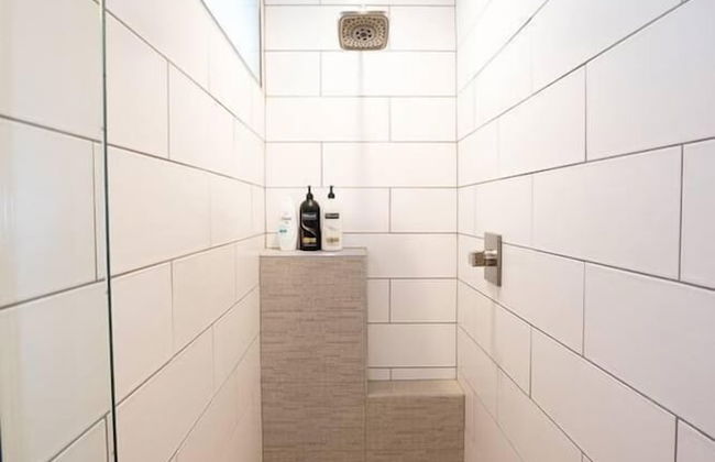 Mid Mod Manor A Sophisticated Townhouse Golden Triangle - Foto 29